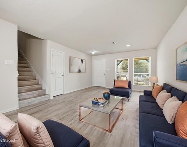1031 Carolina Wren Circle - Photo Thumbnail 4