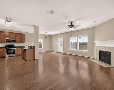 611 Blue Oasis Court - Photo Thumbnail 10