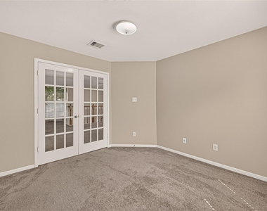 611 Blue Oasis Court - Photo Thumbnail 36