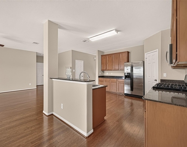 611 Blue Oasis Court - Photo Thumbnail 21