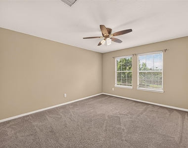 611 Blue Oasis Court - Photo Thumbnail 26