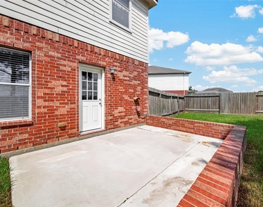 611 Blue Oasis Court - Photo Thumbnail 45
