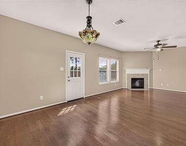 611 Blue Oasis Court - Photo Thumbnail 14