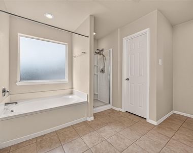 611 Blue Oasis Court - Photo Thumbnail 39