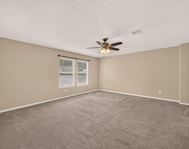 611 Blue Oasis Court - Photo Thumbnail 37
