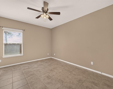 611 Blue Oasis Court - Photo Thumbnail 24