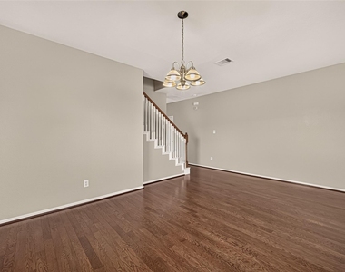 611 Blue Oasis Court - Photo Thumbnail 7