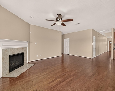 611 Blue Oasis Court - Photo Thumbnail 12