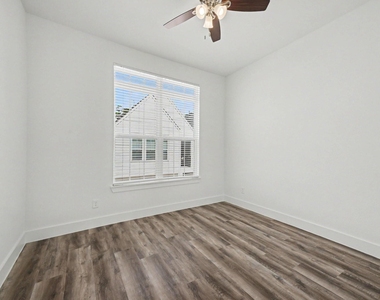 5734 White Magnolia Street - Photo Thumbnail 16