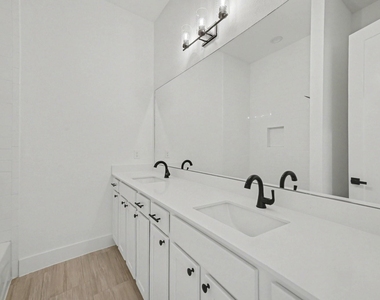 5734 White Magnolia Street - Photo Thumbnail 12