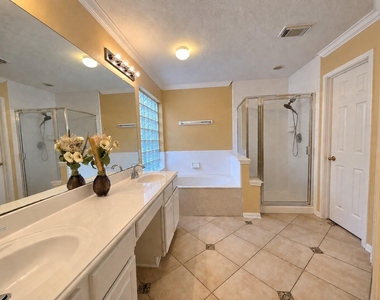 2610 Parkbriar Lane - Photo Thumbnail 14