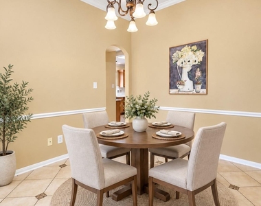 2610 Parkbriar Lane - Photo Thumbnail 7