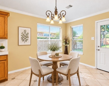 2610 Parkbriar Lane - Photo Thumbnail 11