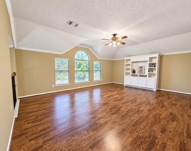 2610 Parkbriar Lane - Photo Thumbnail 18