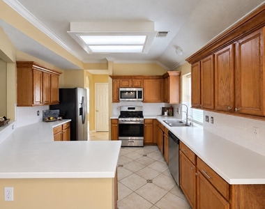 2610 Parkbriar Lane - Photo Thumbnail 9