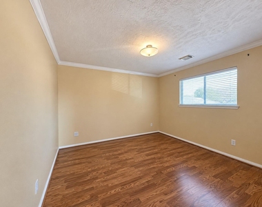 2610 Parkbriar Lane - Photo Thumbnail 22