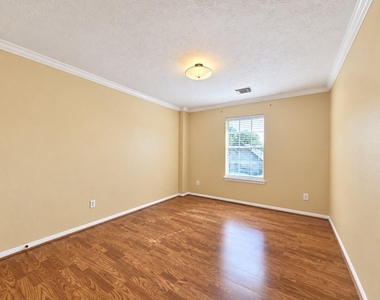 2610 Parkbriar Lane - Photo Thumbnail 23