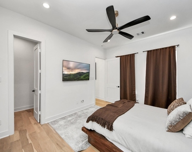 830 E 40th Street - Photo Thumbnail 35