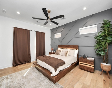 830 E 40th Street - Photo Thumbnail 34