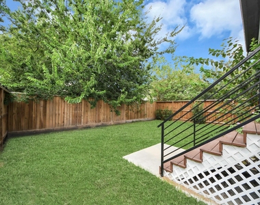 830 E 40th Street - Photo Thumbnail 46