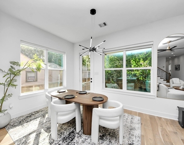 830 E 40th Street - Photo Thumbnail 9