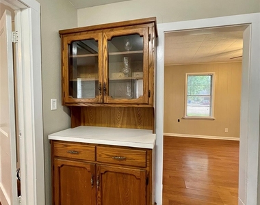 718 E Wilkins Street - Photo Thumbnail 5