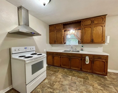 718 E Wilkins Street - Photo Thumbnail 7