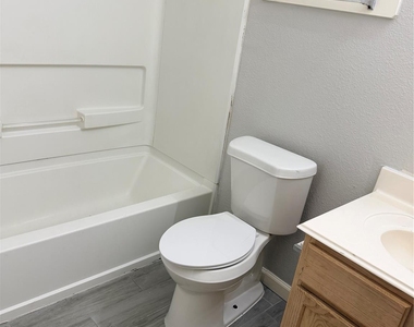 3851 Bridgebluff Lane - Photo Thumbnail 8