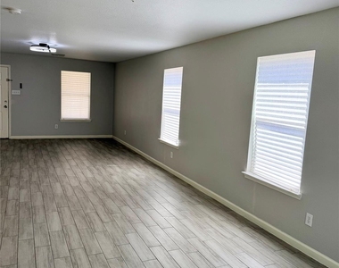 3851 Bridgebluff Lane - Photo Thumbnail 2