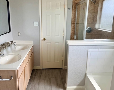 3851 Bridgebluff Lane - Photo Thumbnail 10