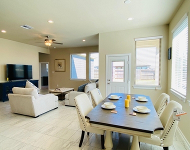 4715 Purple Fountain Drive - Photo Thumbnail 6