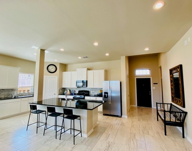 4715 Purple Fountain Drive - Photo Thumbnail 5
