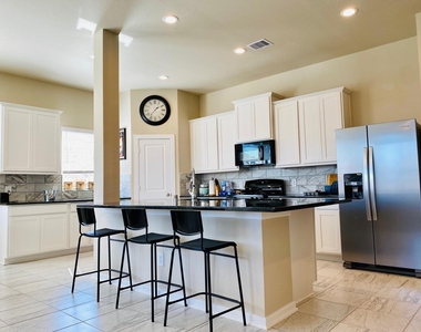 4715 Purple Fountain Drive - Photo Thumbnail 4