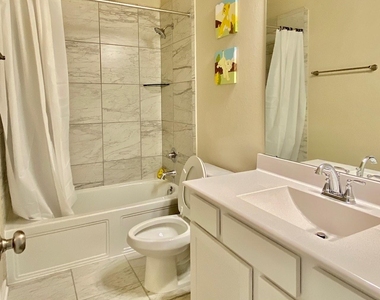 4715 Purple Fountain Drive - Photo Thumbnail 12