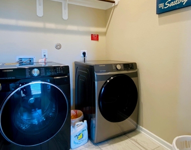 4715 Purple Fountain Drive - Photo Thumbnail 15