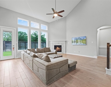 2411 Jitterbug Lane - Photo Thumbnail 3