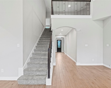 2411 Jitterbug Lane - Photo Thumbnail 16