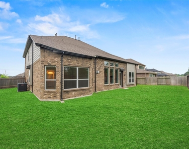 2411 Jitterbug Lane - Photo Thumbnail 24