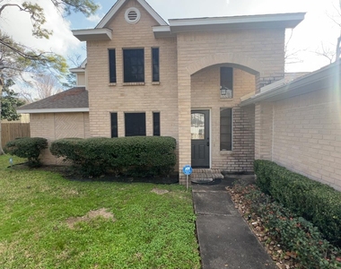 7402 Wood Bluff Boulevard - Photo Thumbnail 22