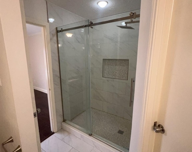 7402 Wood Bluff Boulevard - Photo Thumbnail 11