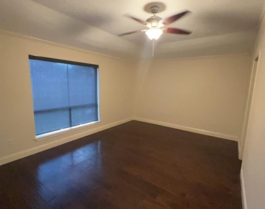 7402 Wood Bluff Boulevard - Photo Thumbnail 14