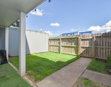 207 Granberry Street - Photo Thumbnail 41