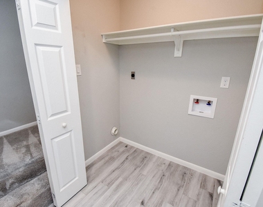 207 Granberry Street - Photo Thumbnail 25