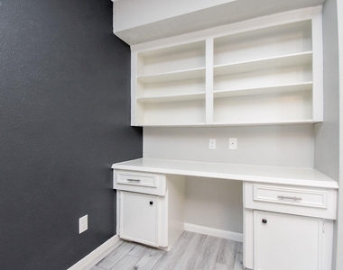 207 Granberry Street - Photo Thumbnail 20