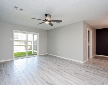 207 Granberry Street - Photo Thumbnail 24