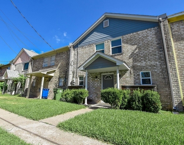 207 Granberry Street - Photo Thumbnail 1