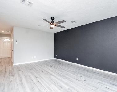 207 Granberry Street - Photo Thumbnail 22