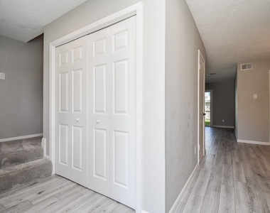 207 Granberry Street - Photo Thumbnail 4