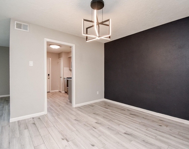 207 Granberry Street - Photo Thumbnail 16