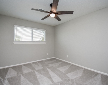 207 Granberry Street - Photo Thumbnail 30
